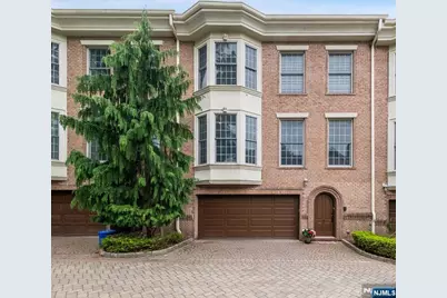 1602 Center Avenue B #B, Fort Lee, NJ 07024 - Photo 1