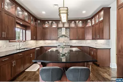 1602 Center Avenue B #B, Fort Lee, NJ 07024 - Photo 10