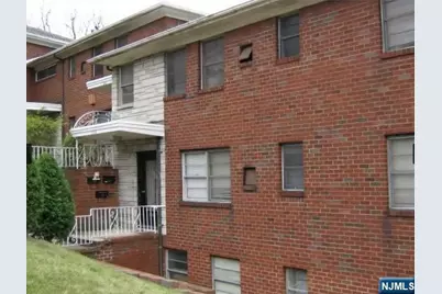 330 Northwood Way 10 #10, Palisades Park, NJ 07650 - Photo 2