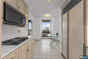 900 Palisade Ave 8B, Fort Lee, NJ 07024 - Photo 8