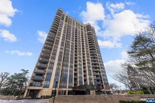 900 Palisade Ave 8B, Fort Lee, NJ 07024 - Photo 1