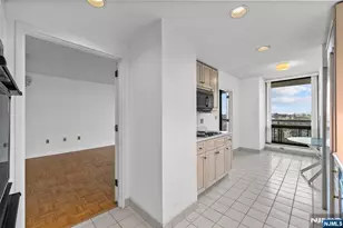 900 Palisade Ave 8B, Fort Lee, NJ 07024 - Photo 10