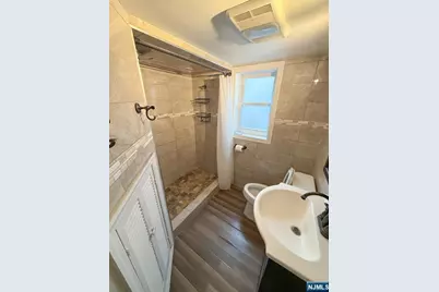 223 Day Avenue 2 #2, Cliffside Park, NJ 07010 - Photo 10