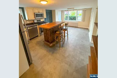 223 Day Avenue 2 #2, Cliffside Park, NJ 07010 - Photo 4