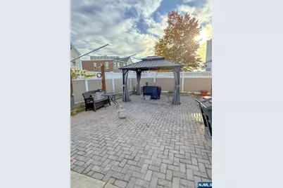 223 Day Avenue 2 #2, Cliffside Park, NJ 07010 - Photo 12