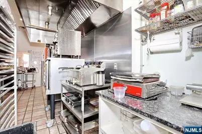 39 Godwin Avenue 39 #39, Ridgewood, NJ 07450 - Photo 18