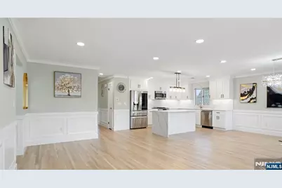 243 Hayward Place, Wallington, NJ 07057 - Photo 2