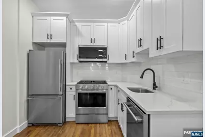 63 Highwood Terrace, Weehawken, NJ 07086 - Photo 10