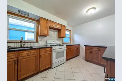 519 Davis Avenue, Kearny, NJ 07032 - Photo 6