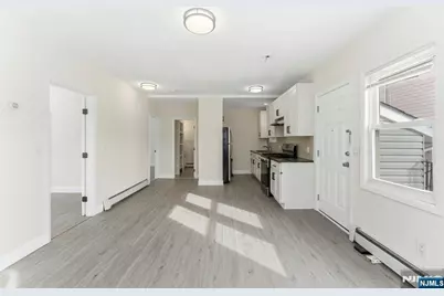 14 Avenue A 1R #1R, Lodi, NJ 07644 - Photo 4