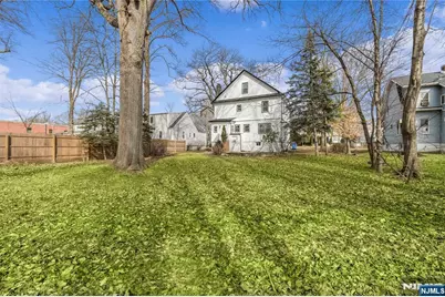 384 W Palisade Avenue, Englewood, NJ 07631 - Photo 12