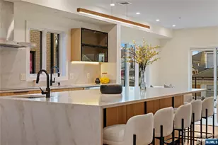 811 Jassamine Way, Fort Lee, NJ 07024 - Photo 18