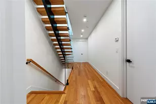 811 Jassamine Way, Fort Lee, NJ 07024 - Photo 28