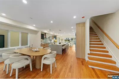 811 Jassamine Way, Fort Lee, NJ 07024 - Photo 14