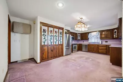 619 Lewandowski Street, Lyndhurst Township, NJ 07071 - Photo 22