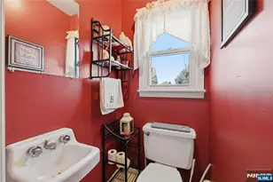 204 Devon St, Kearny, NJ 07032 - Photo 8