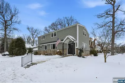 207 Elm Avenue, Hackensack, NJ 07601 - Photo 2