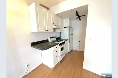 2185 Lemoine 5B #5B, Fort Lee, NJ 07024 - Photo 4