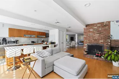 27 Suffolk Lane, Tenafly, NJ 07670 - Photo 8