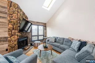 5 Wimbledon Dr 2, Vernon, NJ 07462 - Photo 4