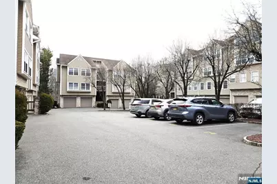 566 Windsor Drive 606 #606, Palisades Park, NJ 07650 - Photo 2