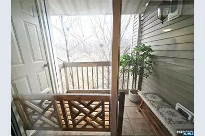 566 Windsor Drive 606 #606, Palisades Park, NJ 07650 - Photo 8