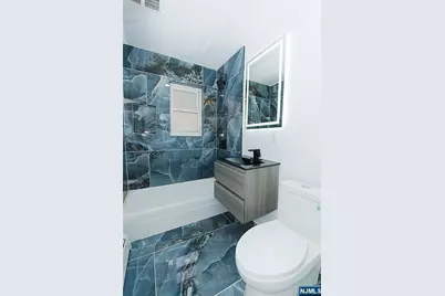 401 Undercliff Avenue, Edgewater, NJ 07020 - Photo 12