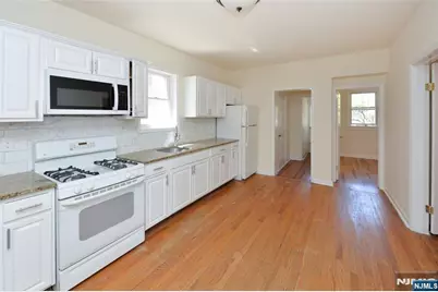 467 Washington Avenue 1 #1, Hackensack, NJ 07601 - Photo 8