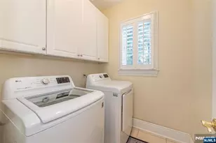 6 Merrimack Ct, Paramus, NJ 07652 - Photo 10