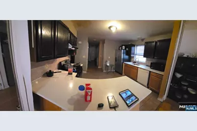 28 Clinton Place, Newark, NJ 07108 - Photo 4