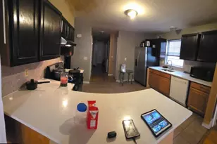 28 Clinton Pl, Newark, NJ 07108 - Photo 4