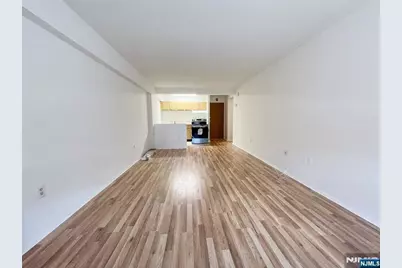 333 Grand Avenue 1A #1A, Palisades Park, NJ 07650 - Photo 4
