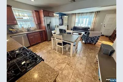 44 Leonard Drive, Waldwick, NJ 07463 - Photo 4