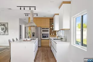 27 Sullivan Dr, Emerson, NJ 07630 - Photo 2