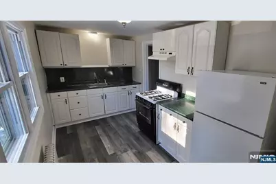 689 Godwin Avenue 2 #2, Midland Park, NJ 07432 - Photo 8