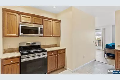 344 The Promenade 344 #344, Edgewater, NJ 07020 - Photo 18