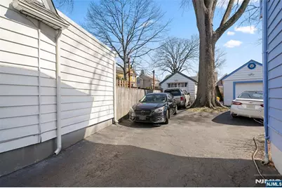 185 Larch Avenue, Teaneck Township, NJ 07666 - Photo 26