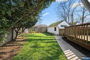 185 Larch Ave, Teaneck Township, NJ 07666 - Photo 24