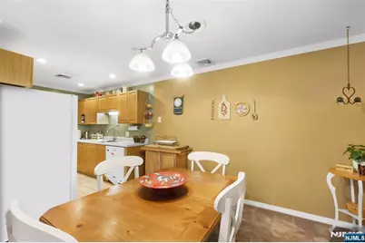 623 Schuyler 302 #302, Lyndhurst Township, NJ 07071 - Photo 4