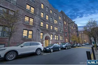 527-529 34th C3 #C3, Union City, NJ 07087 - Photo 6