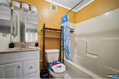 110 Redwood Avenue, Paterson, NJ 07522 - Photo 16