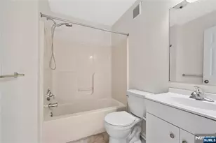 110 Redwood Ave, Paterson, NJ 07522 - Photo 24