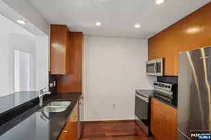 3110 City Pl, Edgewater, NJ 07020 - Photo 4