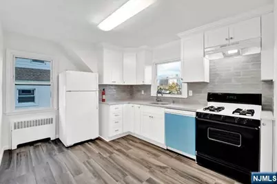 1010 Ponsi Street 2 #2, Fort Lee, NJ 07024 - Photo 6