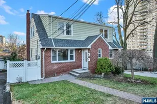 1010 Ponsi Street 2, Fort Lee, NJ 07024 - Photo 2