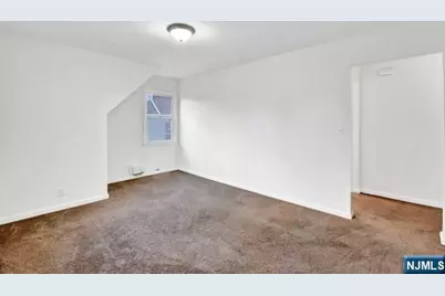 1010 Ponsi Street 2 #2, Fort Lee, NJ 07024 - Photo 4