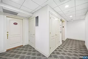 2301 Rio Vista Dr, Mahwah, NJ 07430 - Photo 4