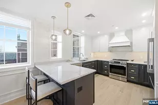 2301 Rio Vista Dr, Mahwah, NJ 07430 - Photo 8