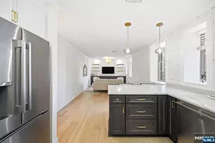 2301 Rio Vista Dr, Mahwah, NJ 07430 - Photo 10