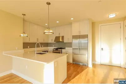 15 Somerset Lane B309 #B309, Edgewater, NJ 07020 - Photo 10